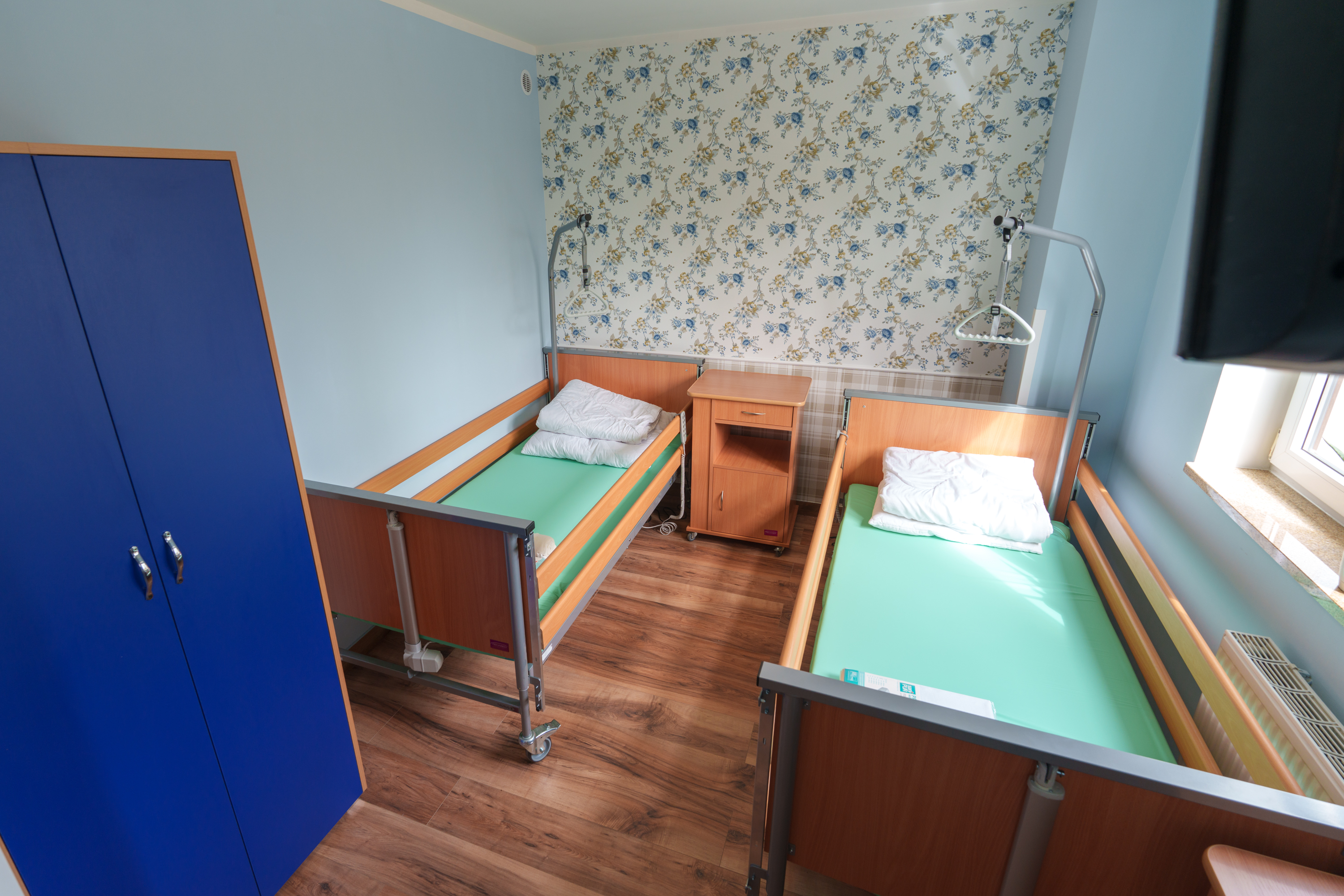 Pokój opieki z regulowanymi łóżkami