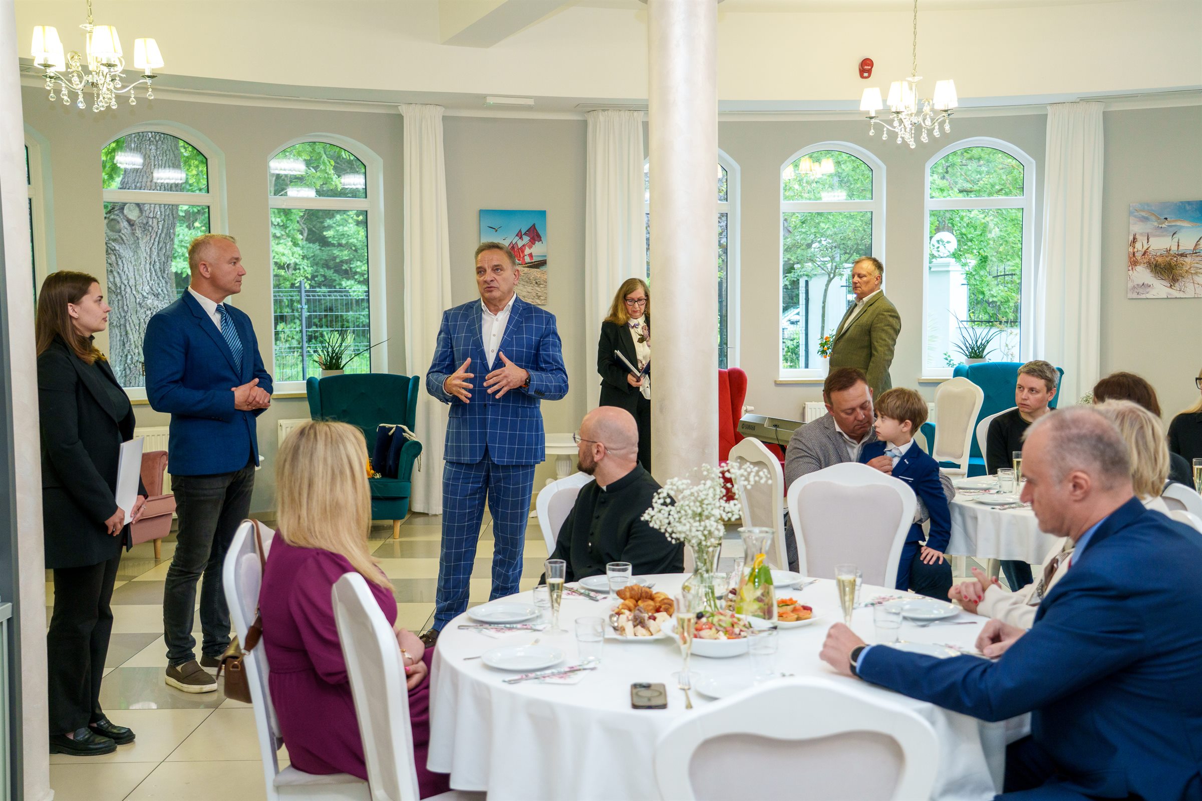Offizieller Teil der feierlichen Eröffnung im Kreis der eingeladenen Gäste